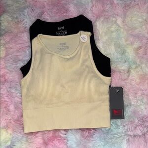 NWT Pro-Fit Women's Ribbed Seamless Bra set - Cream and Black